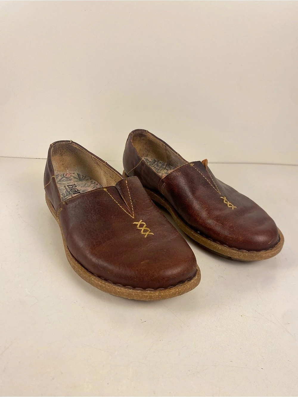 Born Tropi Brown Leather Floral Insole Loafers 
Size 9/40.5